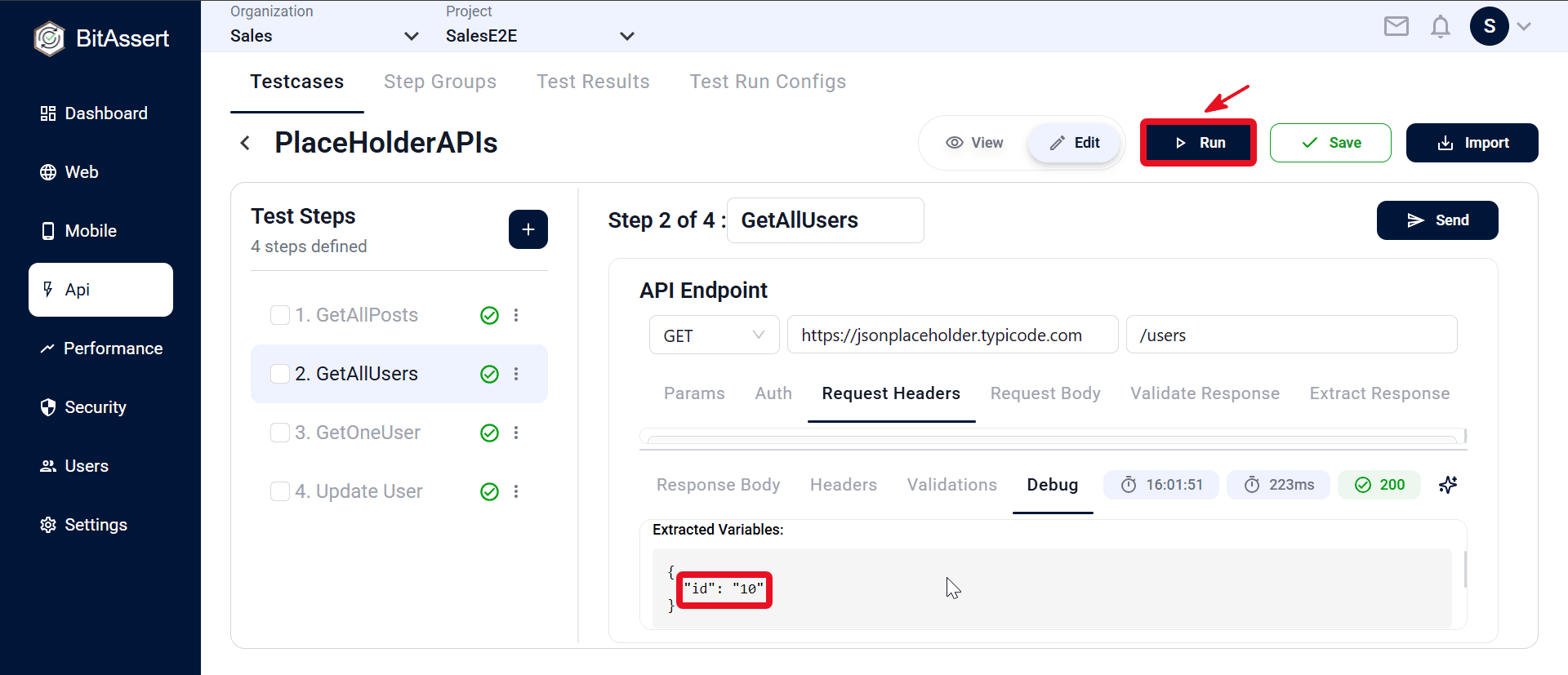 GetAllUsers Run with Debug tab showing Extracted Variables id value