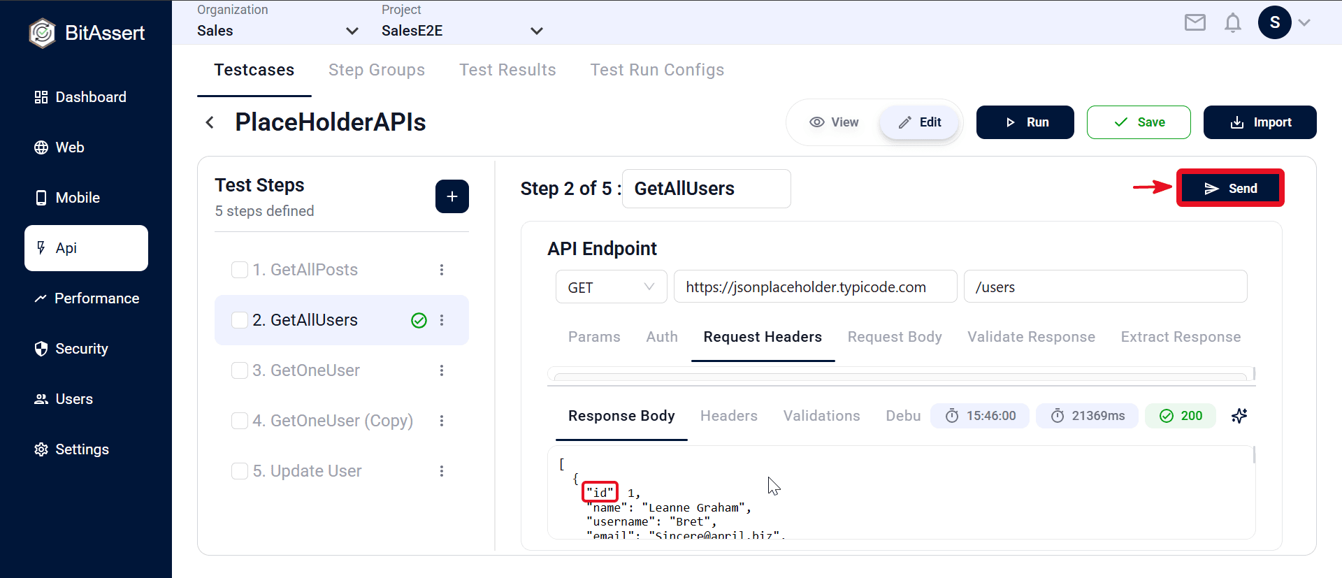 GetAllUsers Run with Debug tab showing Extracted Variables id value